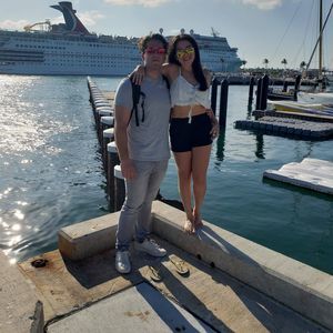 Meet your Posher, Max